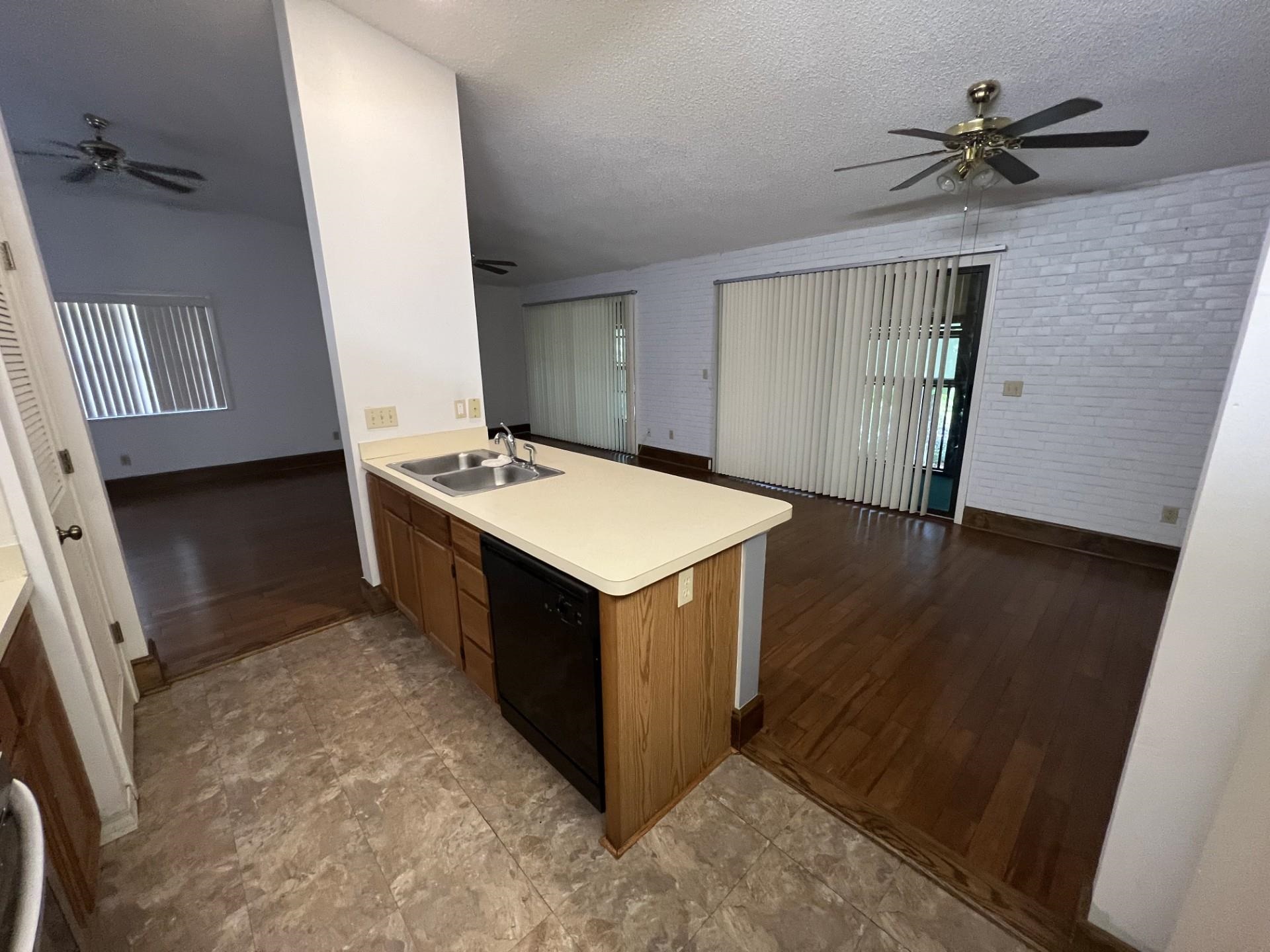 10 Santiago Court St. Augustine, FL 32086 - Photo 6 of 7 a kitchen with a stove and a refrigerator