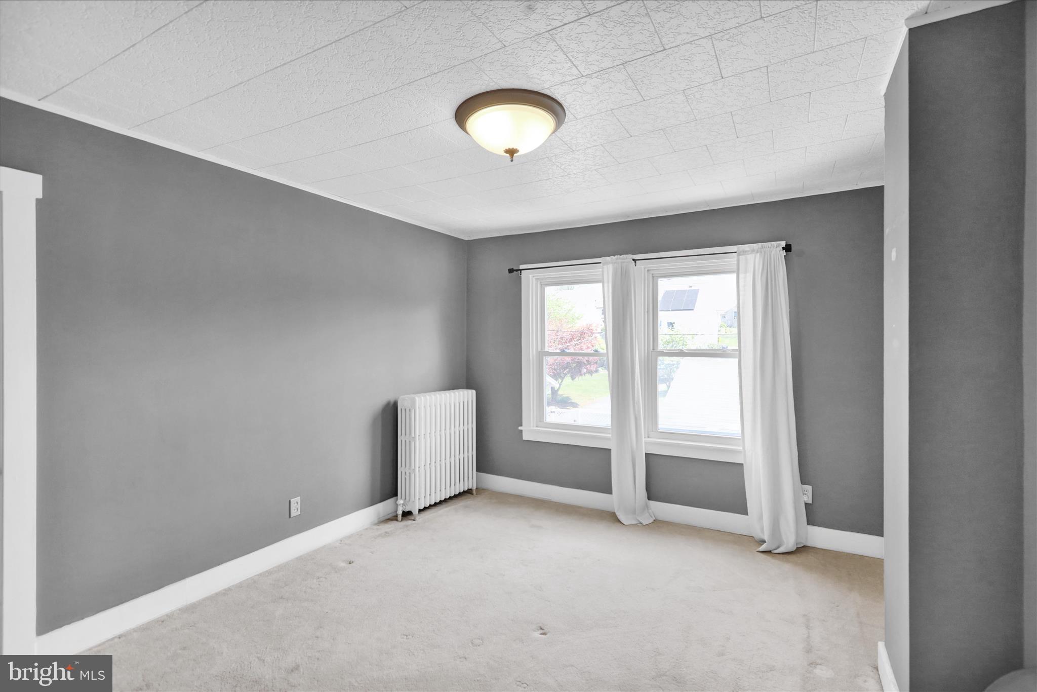1534 Fayette Avenue Reading, PA 19607 - Photo 9 of 28 Bedroom 3