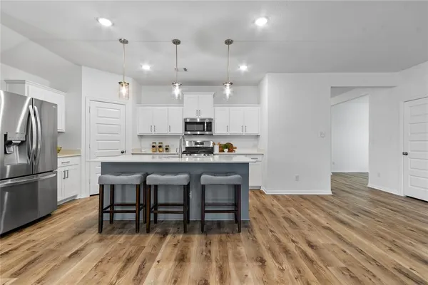 $2,450 | 544 Hickory Rdg Drive, Van Alstyne, TX 75495