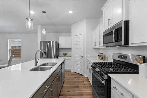 $2,450 | 544 Hickory Rdg Drive, Van Alstyne, TX 75495