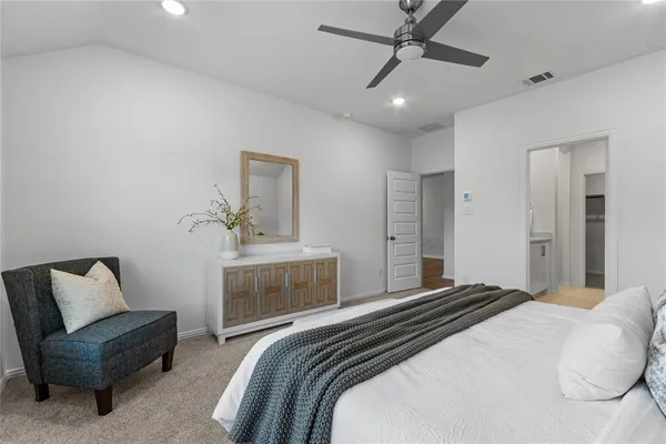 $2,450 | 544 Hickory Rdg Drive, Van Alstyne, TX 75495