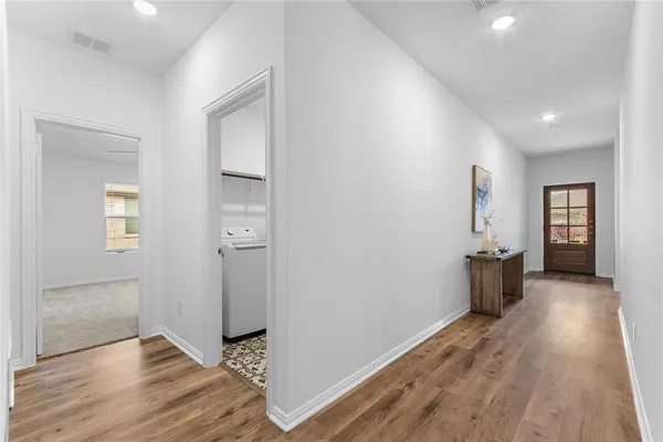 $2,450 | 544 Hickory Rdg Drive, Van Alstyne, TX 75495