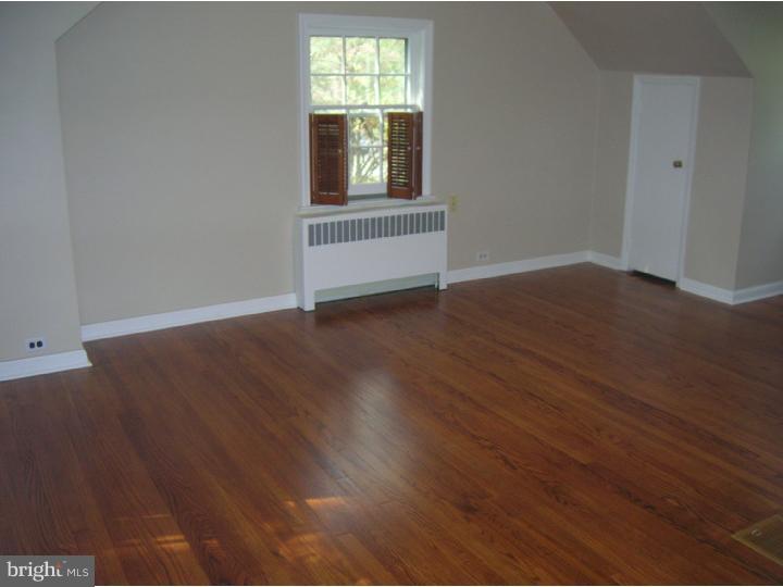 448 Pinecrest Road Springfield, PA 19064 - Photo 14 of 22 Bedroom - Main