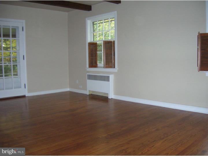 448 Pinecrest Road Springfield, PA 19064 - Photo 4 of 22 Living Room