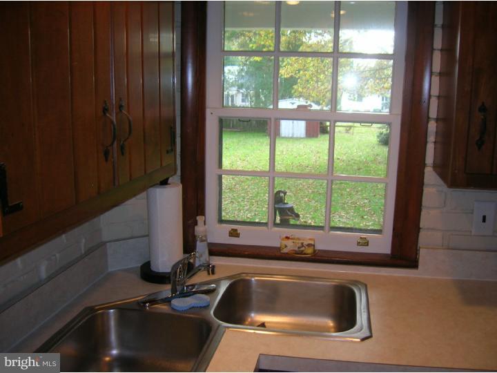 448 Pinecrest Road Springfield, PA 19064 - Photo 9 of 22 Kitchen