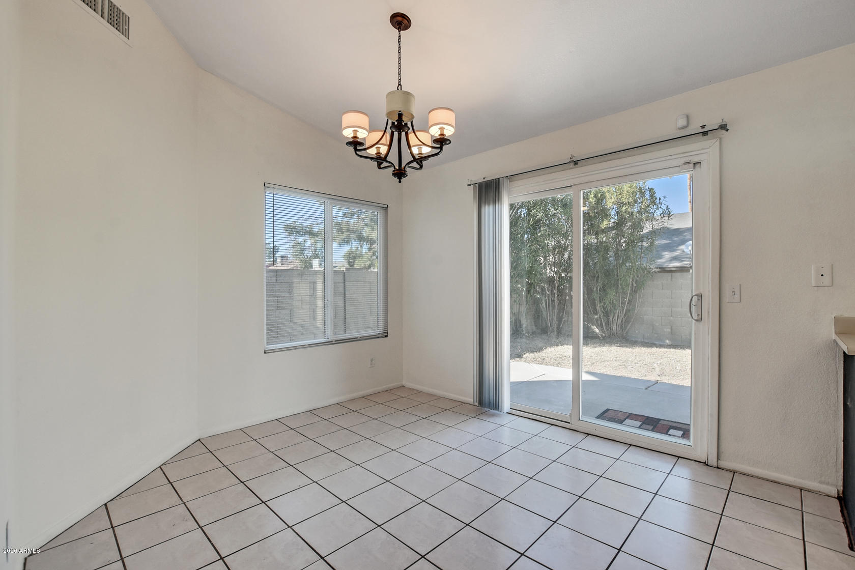 1738 East Carter Road Phoenix, AZ 85042 - Photo 14 of 35 14-Dining