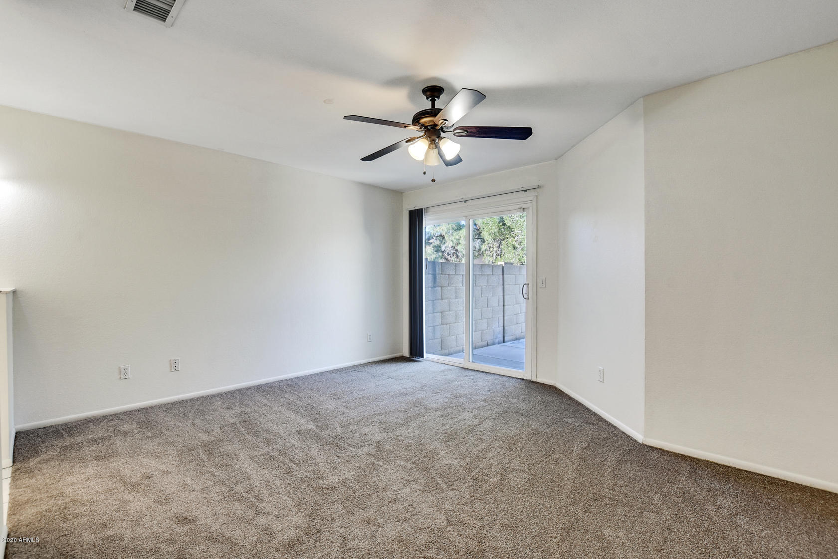 1738 East Carter Road Phoenix, AZ 85042 - Photo 5 of 35 17-Master Bedroom