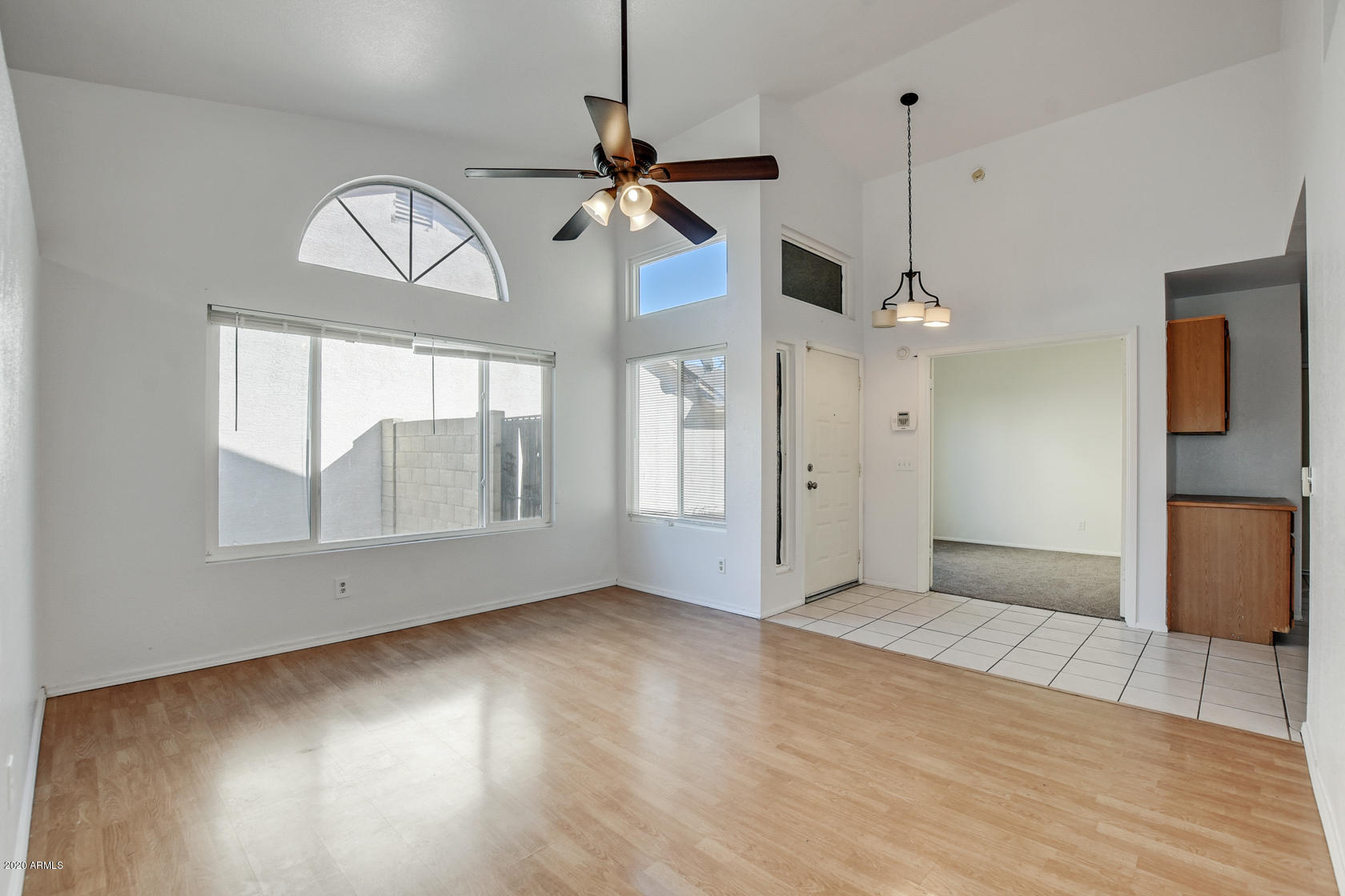 1738 East Carter Road Phoenix, AZ 85042 - Photo 9 of 35 8-Great Room
