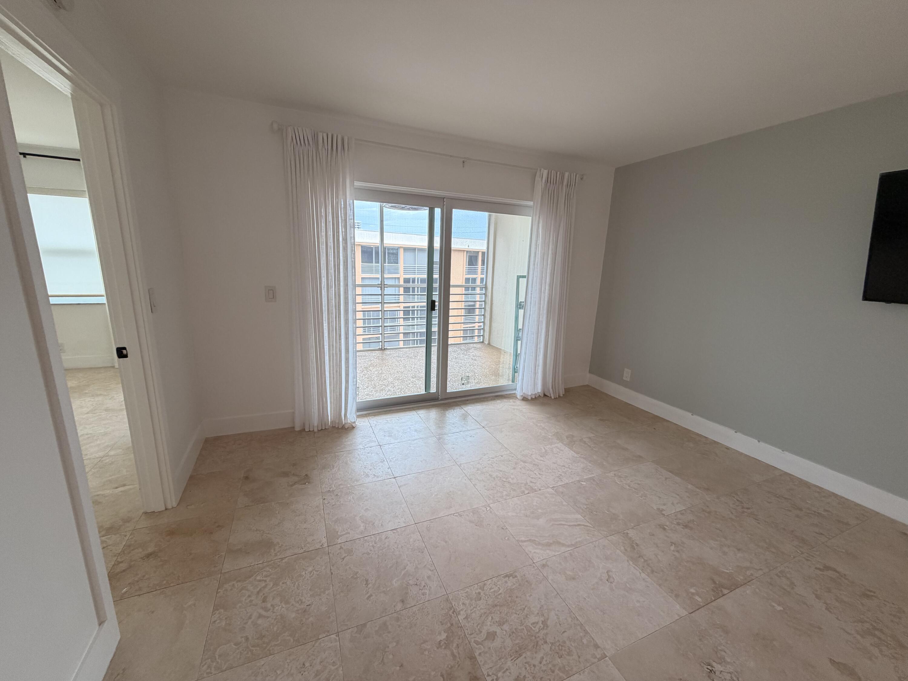 308 Golfview Road, Unit PH03 North Palm Beach, FL 33408 - Photo 8 of 16 IMG_3524