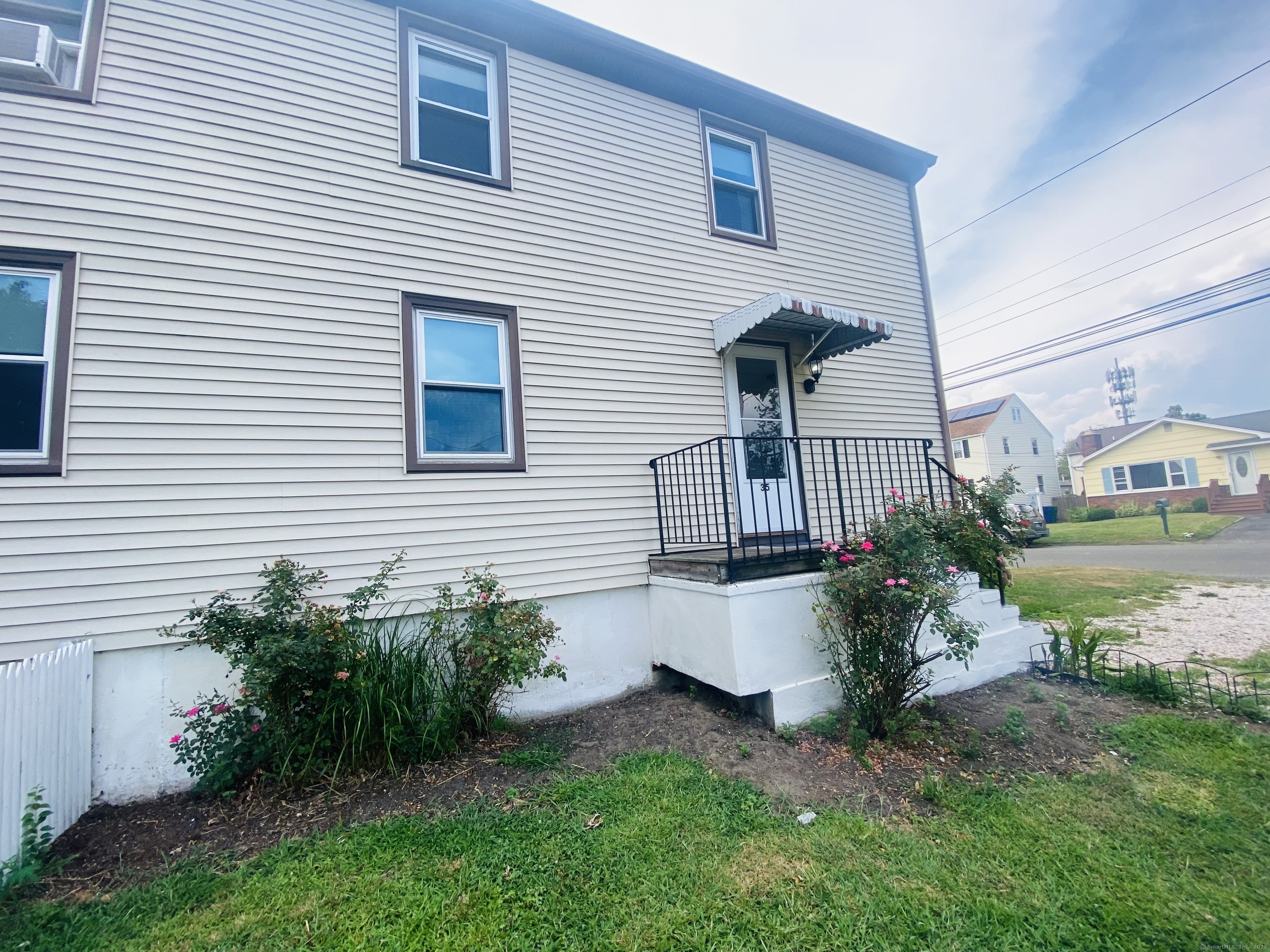 35 Harding Avenue Stratford, CT 06615 - Photo 1 of 10