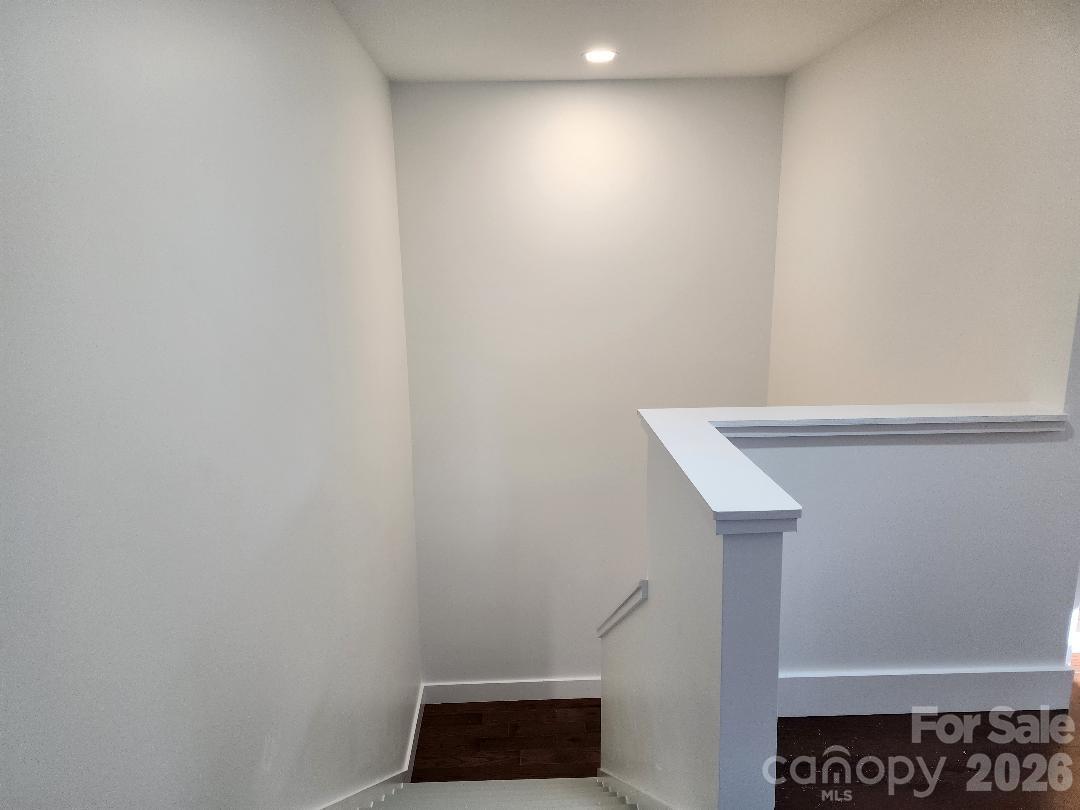 24 Salt Burnsville, NC 28714 - Photo 21 of 42 a view of small space with sink