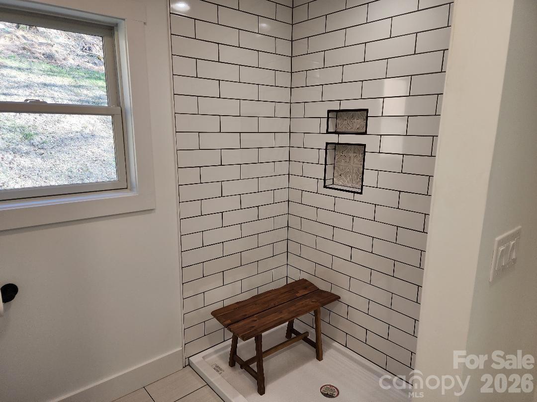 24 Salt Burnsville, NC 28714 - Photo 41 of 42 a bathroom with a shower