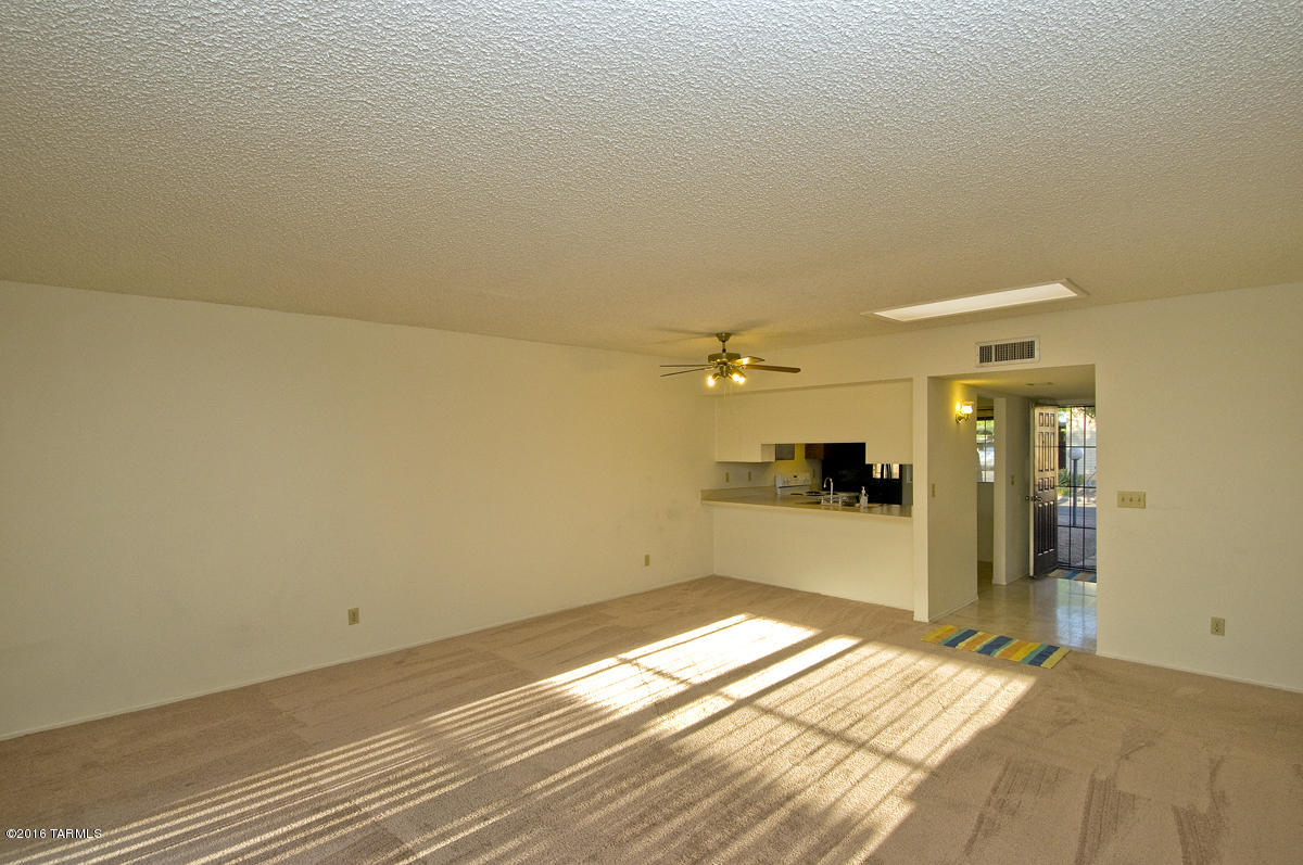 932 South Pantano Road Tucson, AZ 85710 - Photo 10 of 28 Gallery Image 10
