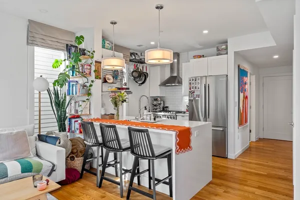 $4,400 | 49 Rogers Street, Unit 7, Boston, MA 02127
