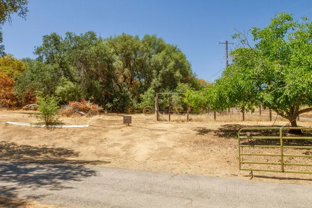 $275,000 | 46424 Baldpate Lane, Squaw Valley, CA 93675