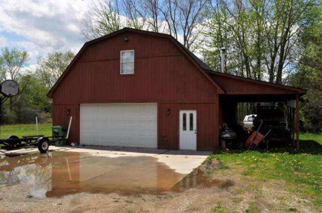 11226 Linden Road Linden, MI 48451 - Photo 14 of 21 21148522-13.JPG