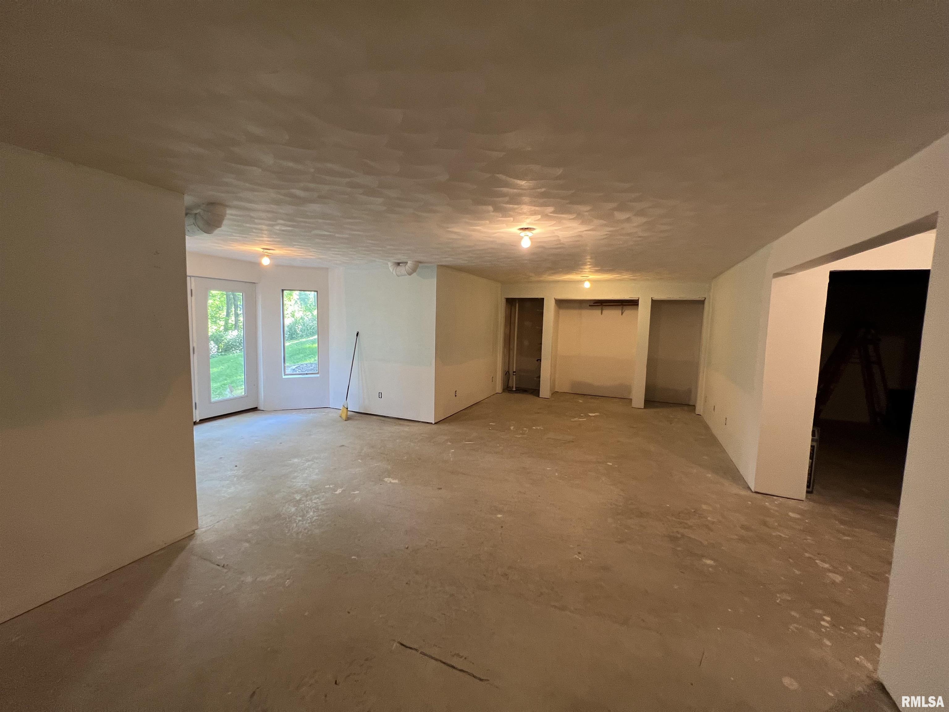 14 Hickory Hills Road Geneseo, IL 61254 - Photo 9 of 10 Gallery Image 9