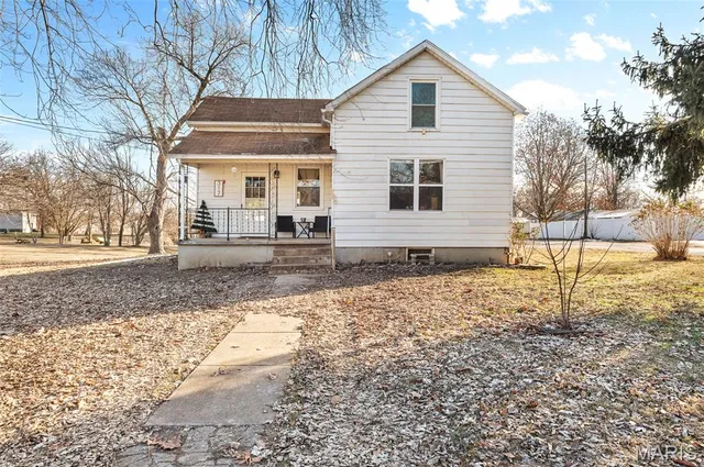 $95,000 | 317 South Hickory Street, Bunker Hill, IL 62014