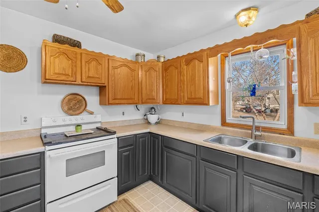 $95,000 | 317 South Hickory Street, Bunker Hill, IL 62014