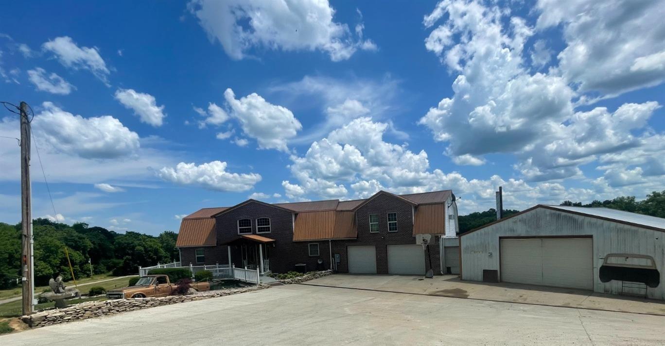 12302 Bennett Road Florence, IN 47020 - Photo 2 of 39