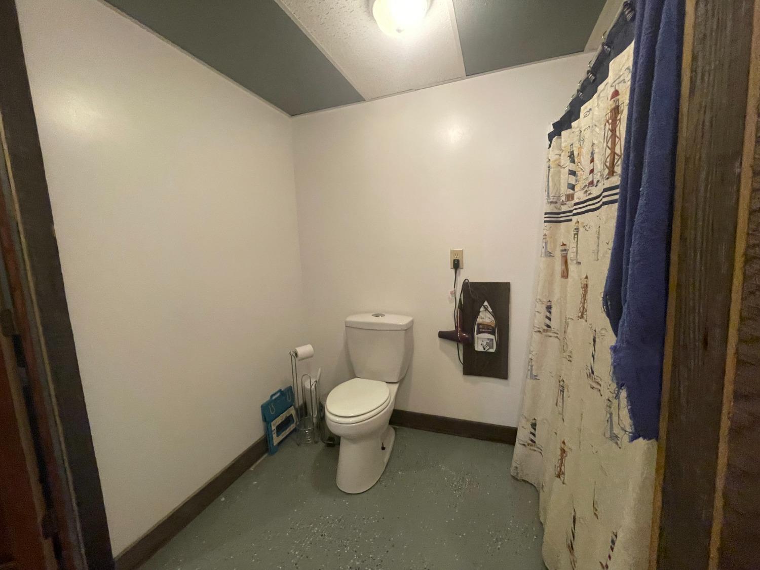 12302 Bennett Road Florence, IN 47020 - Photo 31 of 39 Basement Bath