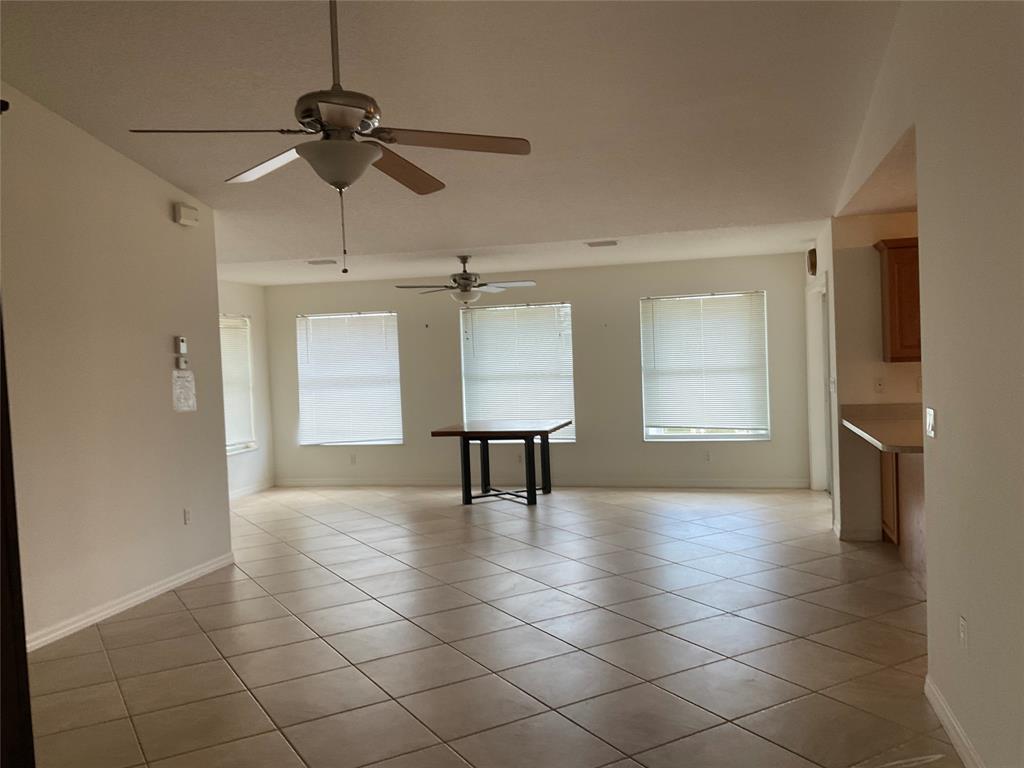 2422 Southeast 33rd Street Okeechobee, FL 34974 - Photo 25 of 32 a view of an empty room and window
