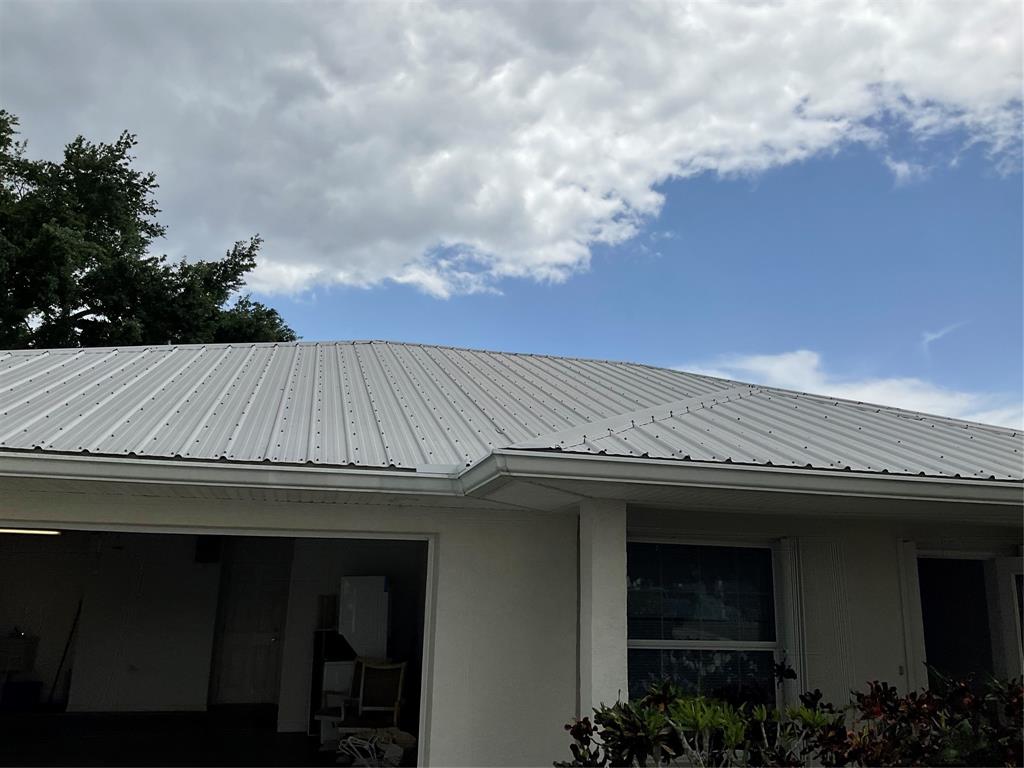 2422 Southeast 33rd Street Okeechobee, FL 34974 - Photo 32 of 32 an outdoor view of old house