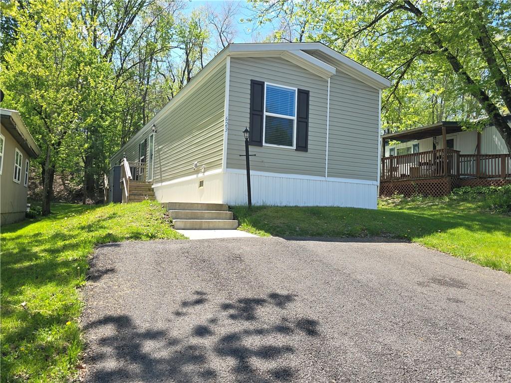 623 Falls Church Road Imperial, PA 15126 - Photo 1 of 30