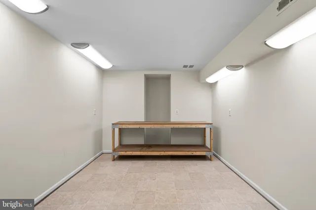 a view of a tennis court