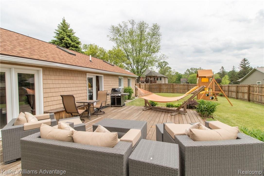 32475 West 11 Mile Road Farmington, MI 48336 - Photo 23 of 30 IMG_6181-HDR.jpg