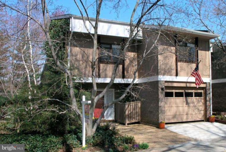 1610 Greenbriar Court Reston, VA 20190 - Photo 1 of 22 Exterior (Main)