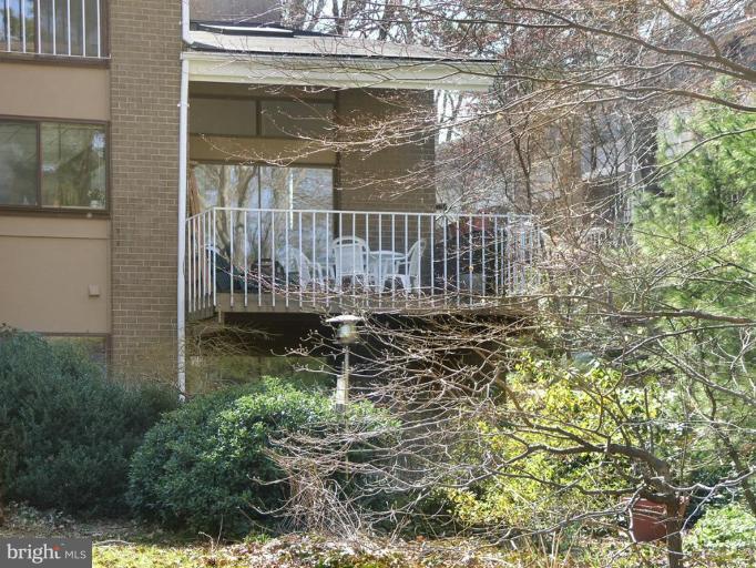 1610 Greenbriar Court Reston, VA 20190 - Photo 2 of 22 Deck - View from