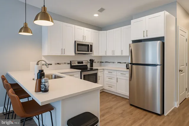 $1,900 | 168 Haddon Avenue, Unit A, West Berlin, NJ 08091