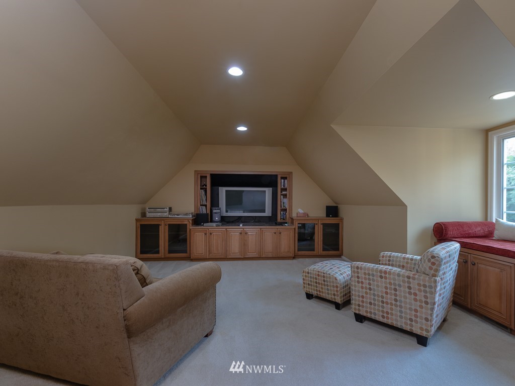 5011 176th Street Southeast Bothell, WA 98012 - Photo 21 of 24