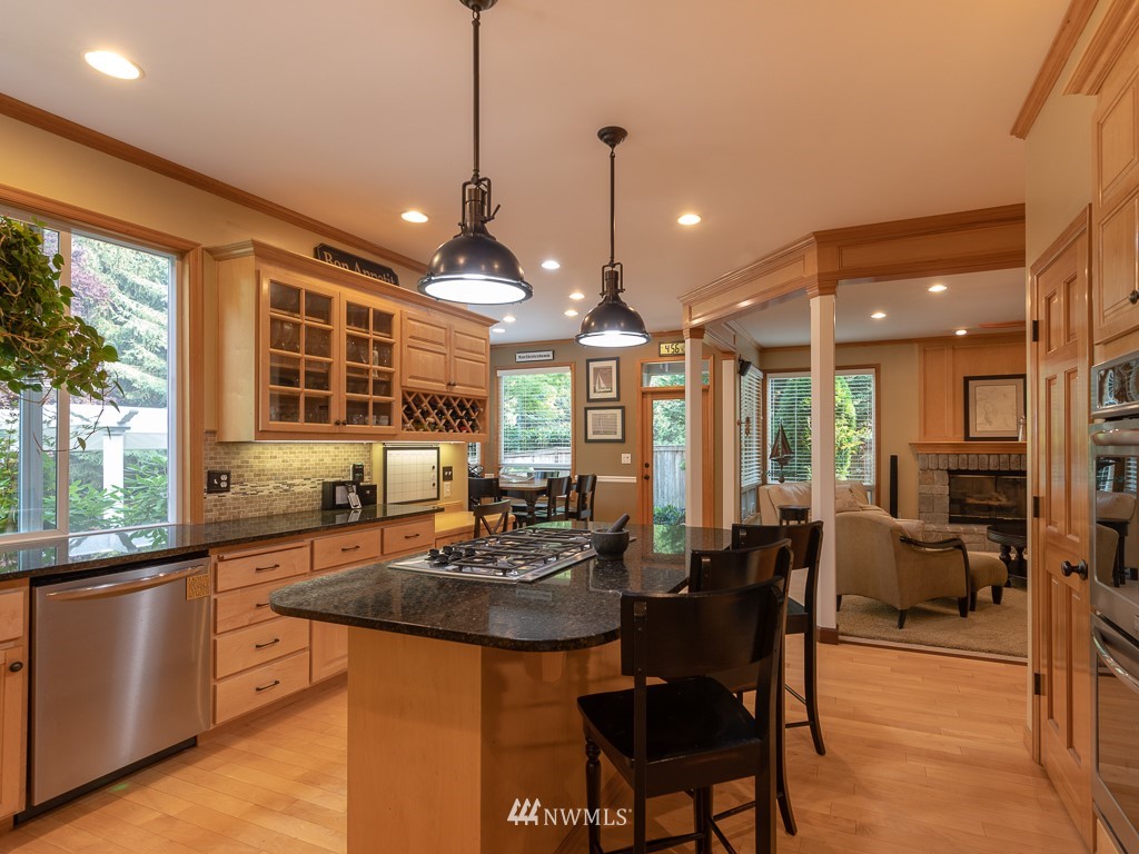 5011 176th Street Southeast Bothell, WA 98012 - Photo 9 of 24