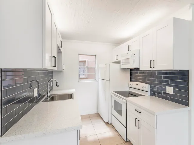 $199,000 | 600 Southwest 2nd Avenue, Unit 1380, Boca Raton, FL 33432