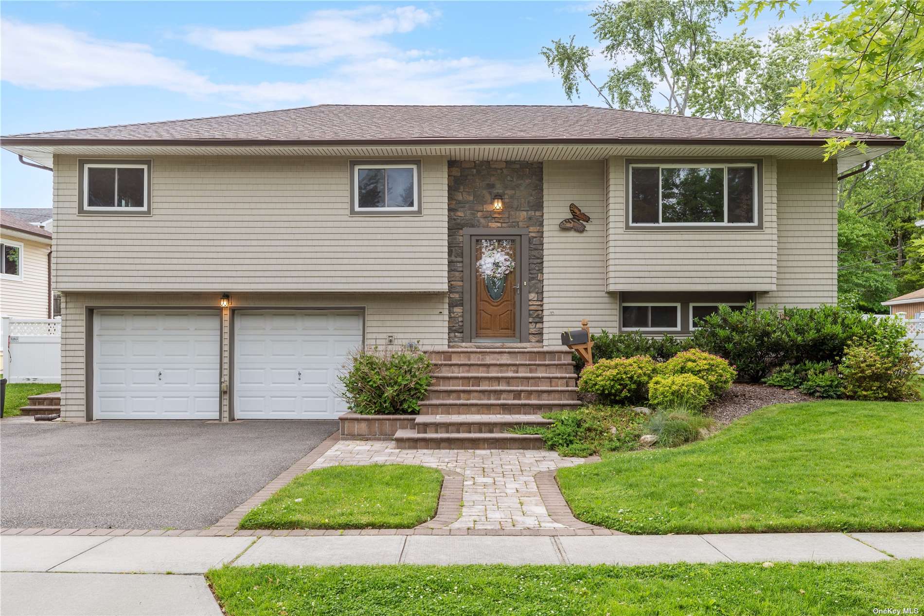 171 North Marginal Road Jericho, NY 11753 - Photo 1 of 1 Gallery Image 1
