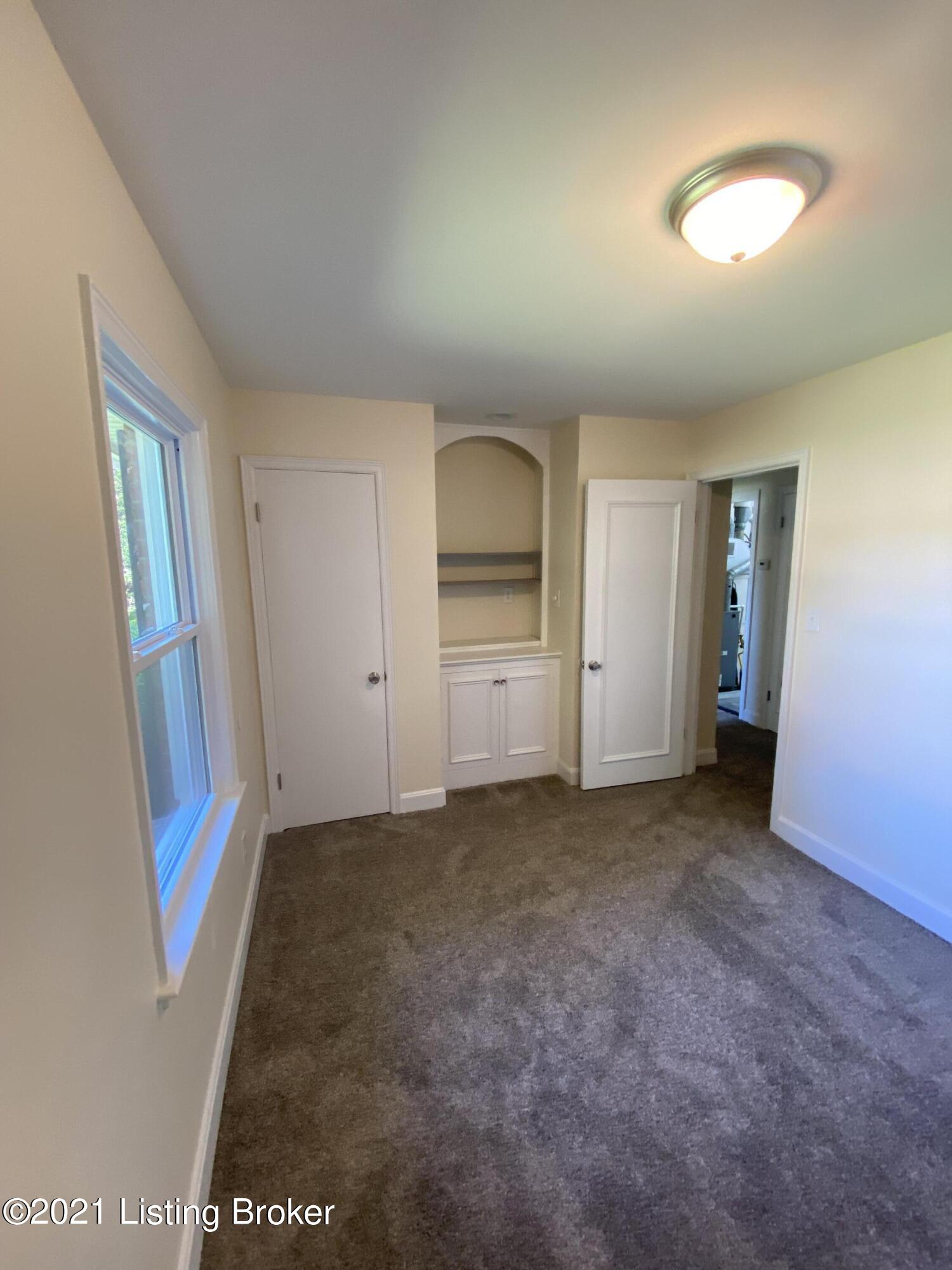 2220 Peaslee Road Louisville, KY 40216 - Photo 6 of 32 IMG-2287