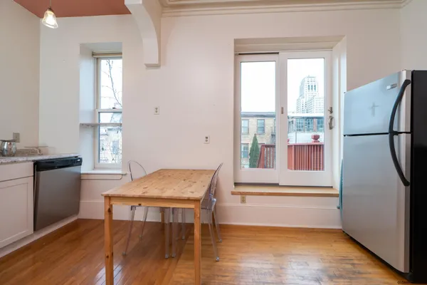 $28,200 | 279.5 Hudson Avenue, Albany, NY 12210