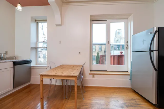 $2,350 | 279.5 Hudson Avenue, Albany, NY 12210