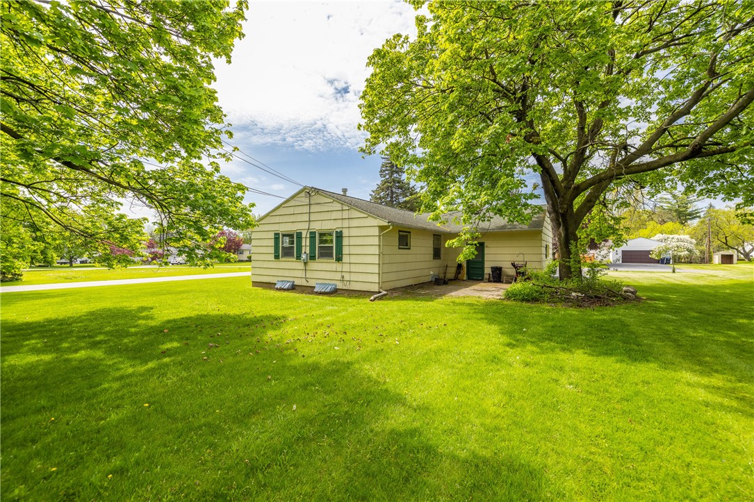 52 Leo Road Henrietta, NY 14623 - Photo 5 of 28