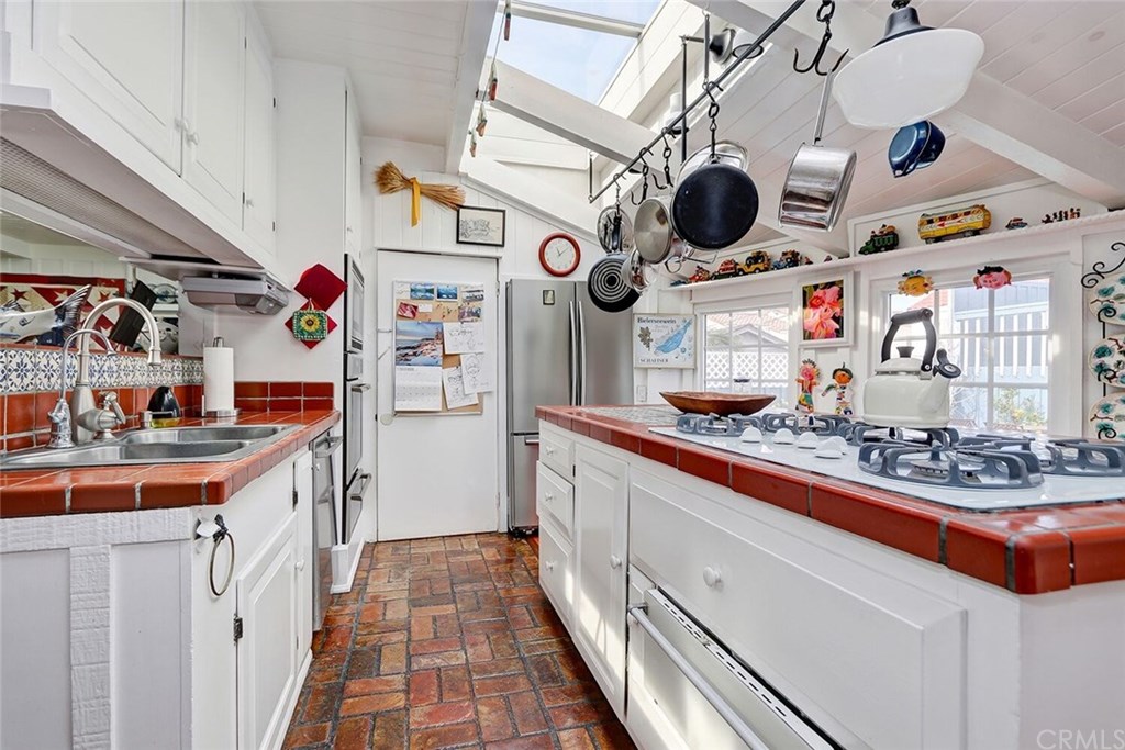 435 29th Street Manhattan Beach, CA 90266 - Photo 12 of 41