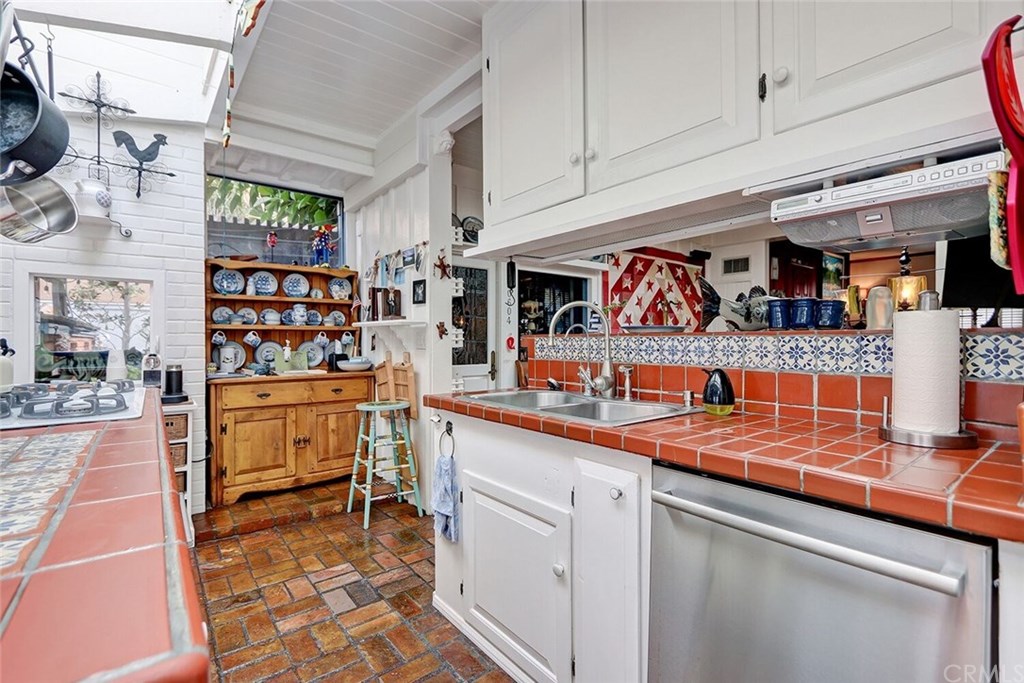 435 29th Street Manhattan Beach, CA 90266 - Photo 13 of 41