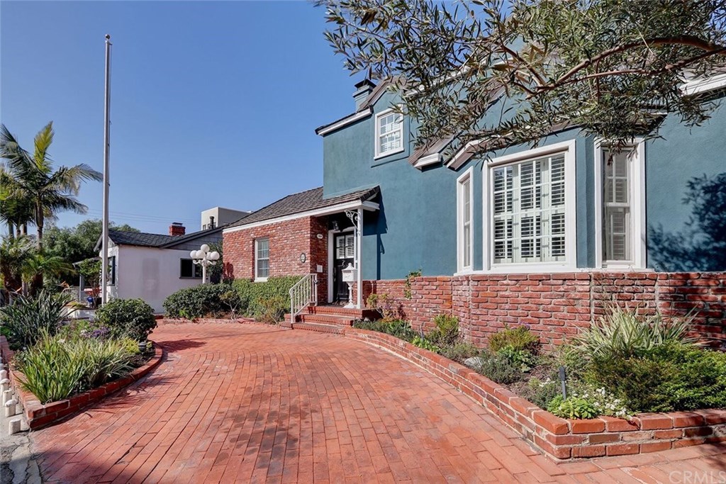 435 29th Street Manhattan Beach, CA 90266 - Photo 5 of 41