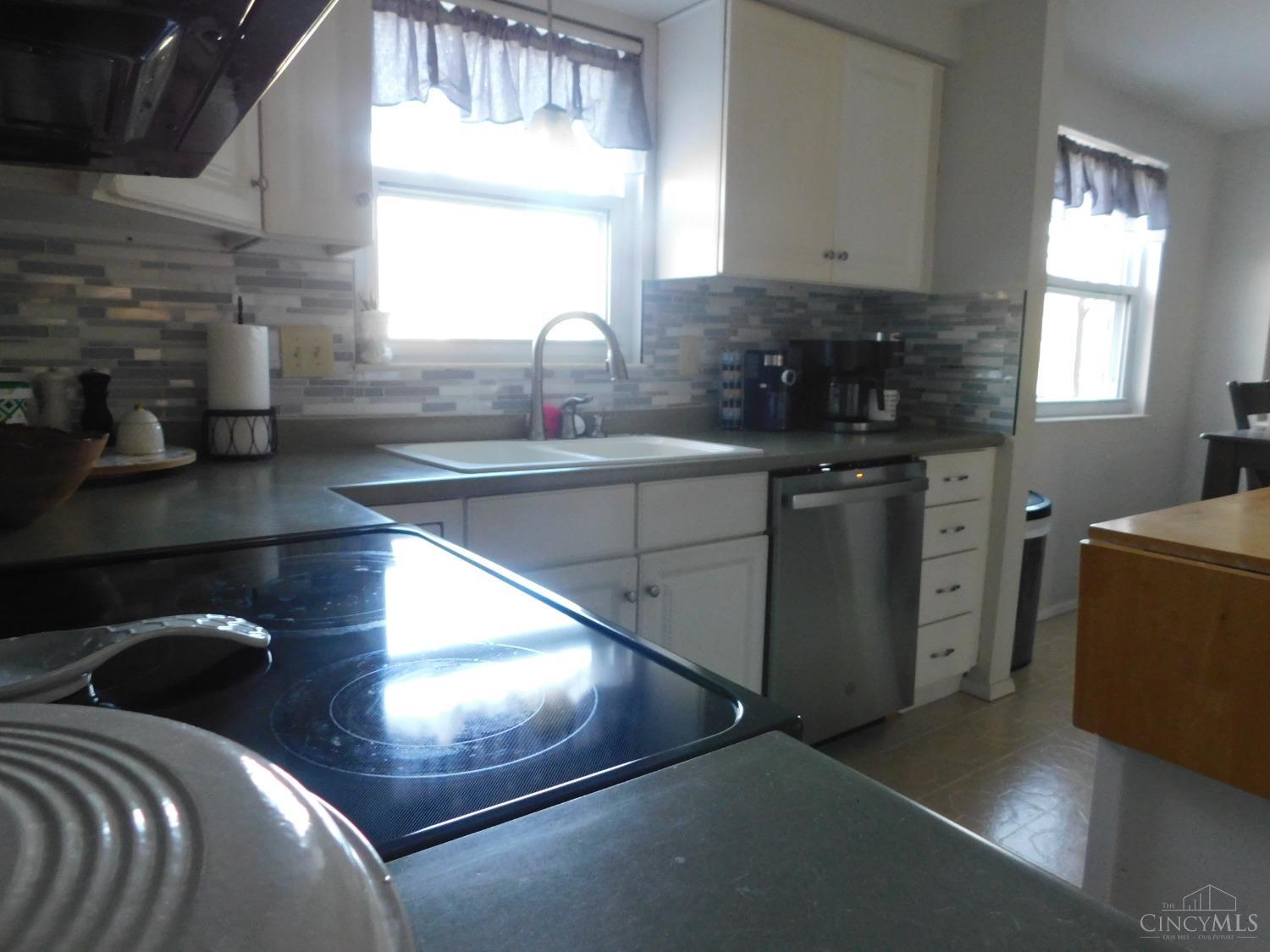 10653 Mill Road Cincinnati, OH 45240 - Photo 9 of 28