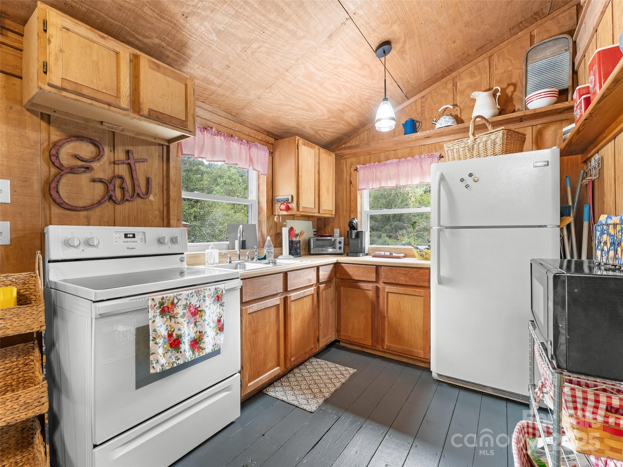 645 West Fork Creek Road Saluda, NC 28773 - Photo 27 of 44