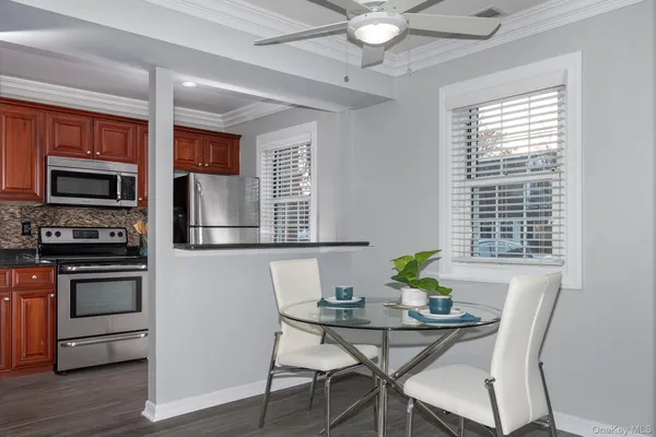 $2,450 | 10 Mainsail Drive, Unit 110, Patchogue, NY 11772