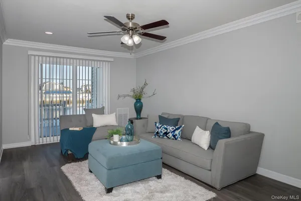 $2,450 | 10 Mainsail Drive, Unit 110, Patchogue, NY 11772