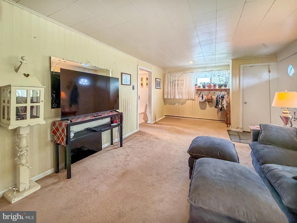 2751 Kruger Road Abington, PA 19001 - Photo 4 of 27