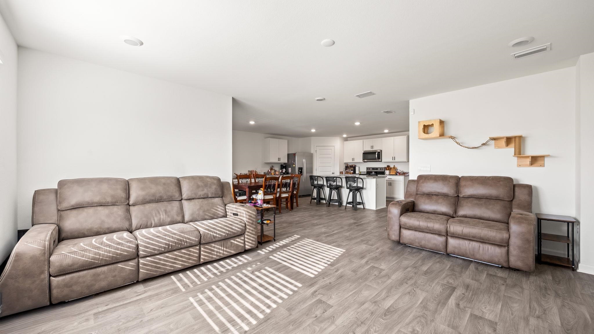 24264 Veranda Circle Elberta, AL 36530 - Photo 17 of 41 Living Room